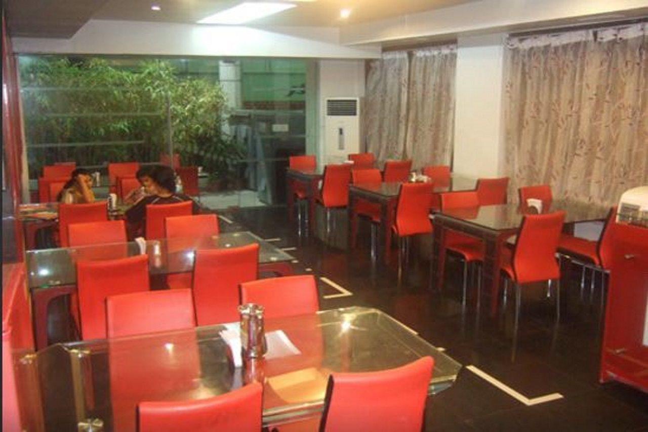 Hotel T.A.P. Gold Crest Бангалор Ресторан фото