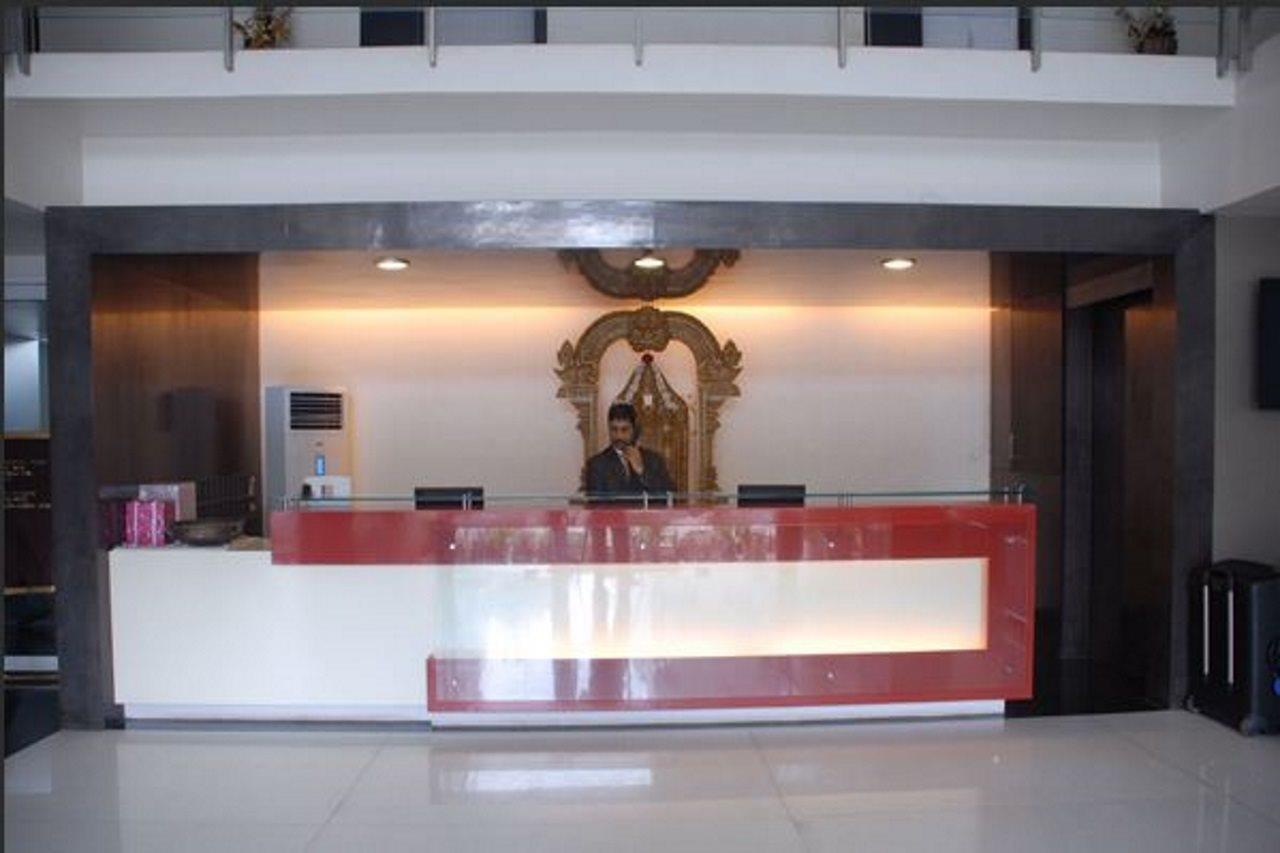 Hotel T.A.P. Gold Crest Бангалор Интерьер фото